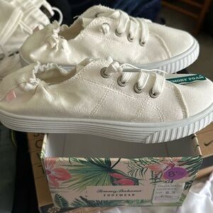 Tommy Bahama slip on sneakers NIB size 8 1/2 white